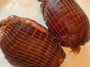 РУЛЬКА без кости ФАРШИРОВАННАЯ ЧЕРНОСЛИВОМ